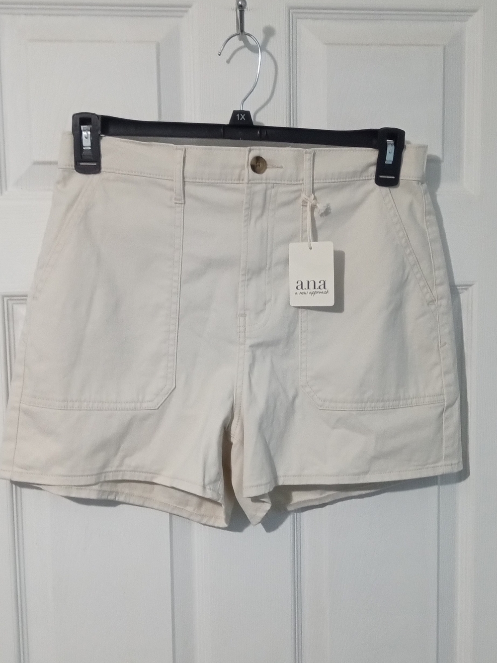 a.n.a Light Cream Cargo Shorts with Front Patch Pockets